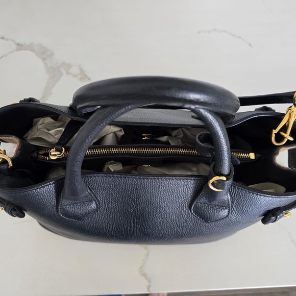 Authentic BURBERRY Derby Calfskin House Check Medium Banner Tote in Black. - Picture 6 of 10